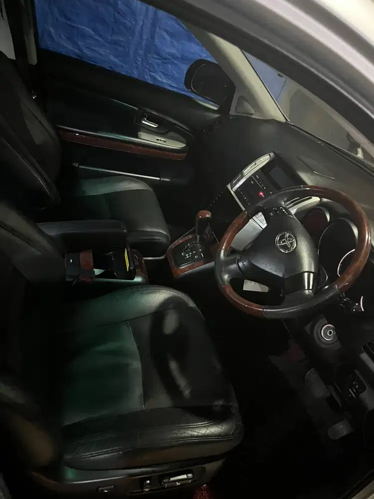 Toyota Harrier 2010 Bensin