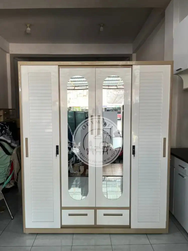 READY LEMARI PAKAIAN 4 PINTU BESI SLIDING TERLARIS