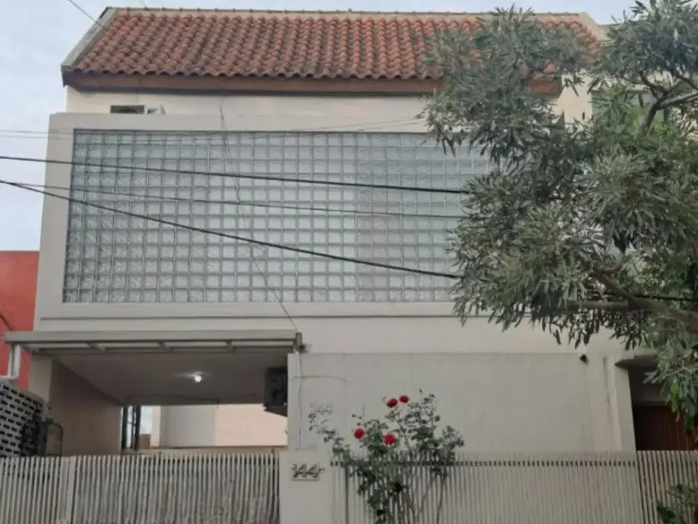 Rumah Modern Minimalis Sarijadi Bandung - Bangunan 2018 SHM Nego