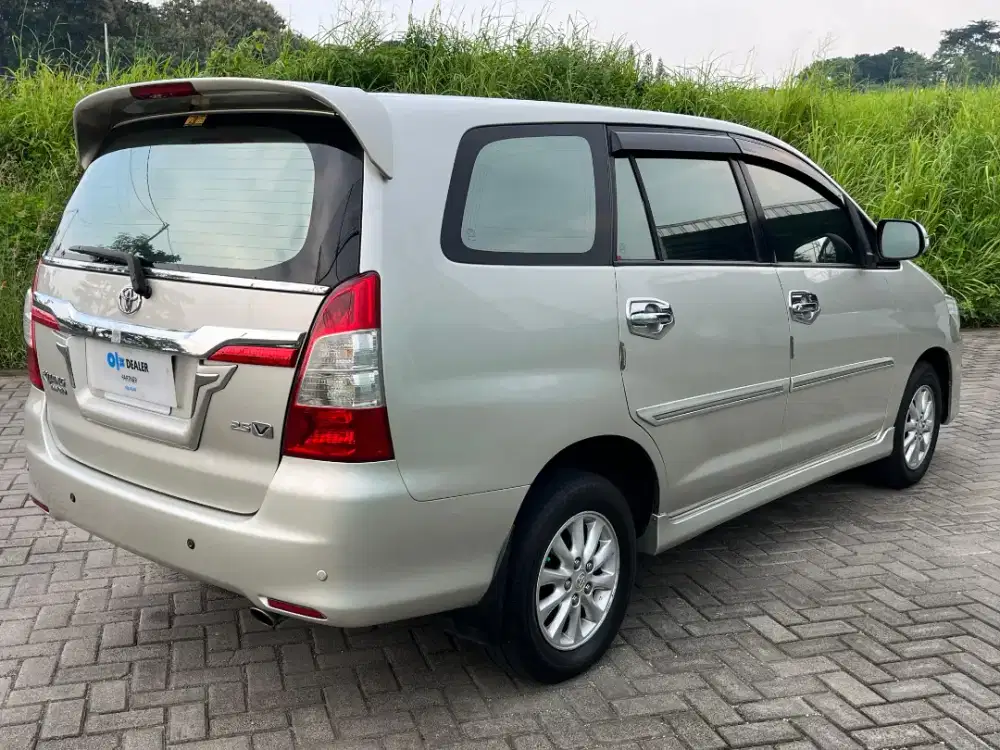 RARE! Innova V AT Diesel Barong 2013