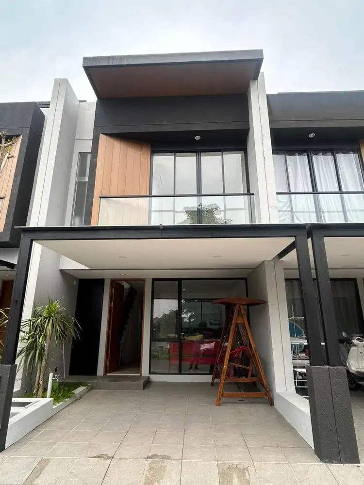 Disewakan rumah baru gress, Citraland Surabaya Northwest