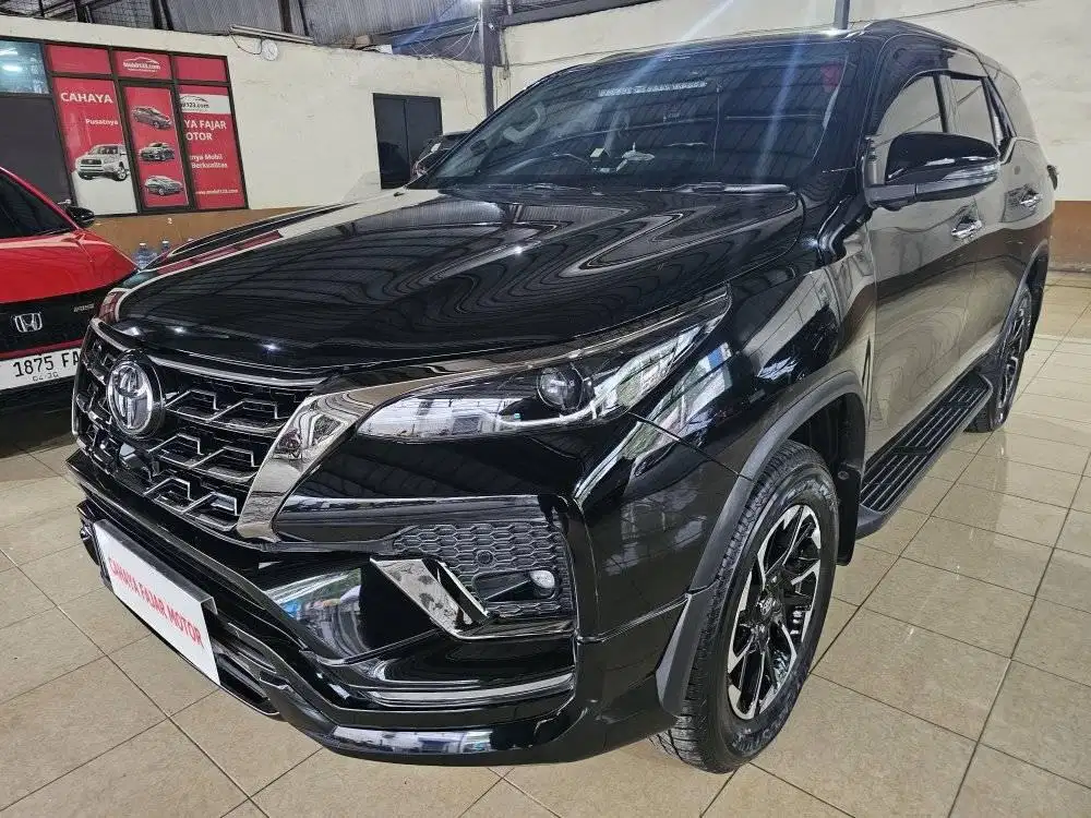Toyota Fortuner New VRZ 2.8 GR Sport 2022 Hitam Metalik