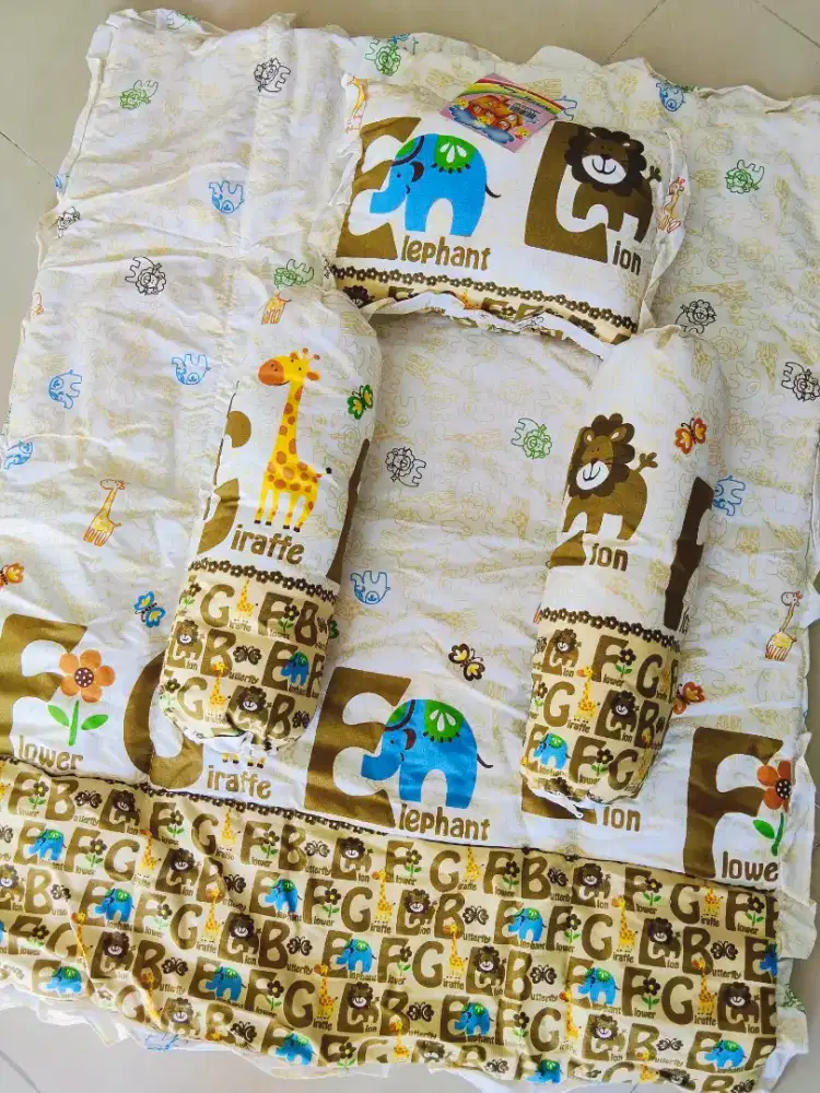 Set Bantal Guling Selimut Bayi Teeny Weeny Nyaman (BARU)