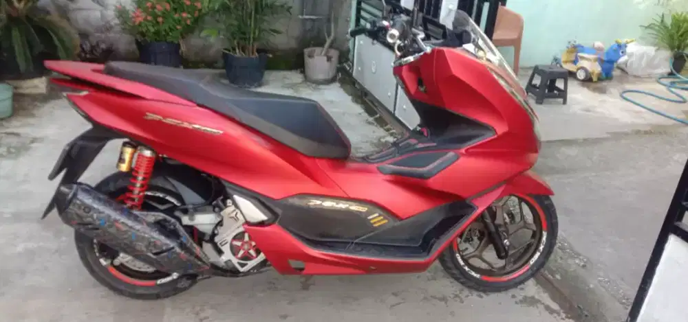 Second like new Honda PCX 160 type ABS merah doff 2023