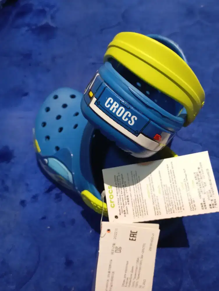 sandal crocs krok anak slip on motif cars pickup warna biru originals