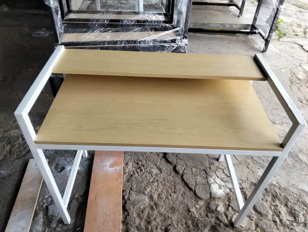 meja komputer/meja belajar minimalis