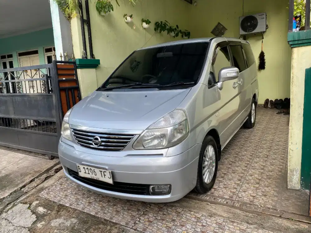 Dijual Nissan Serena Hws 2009 AT Gress
