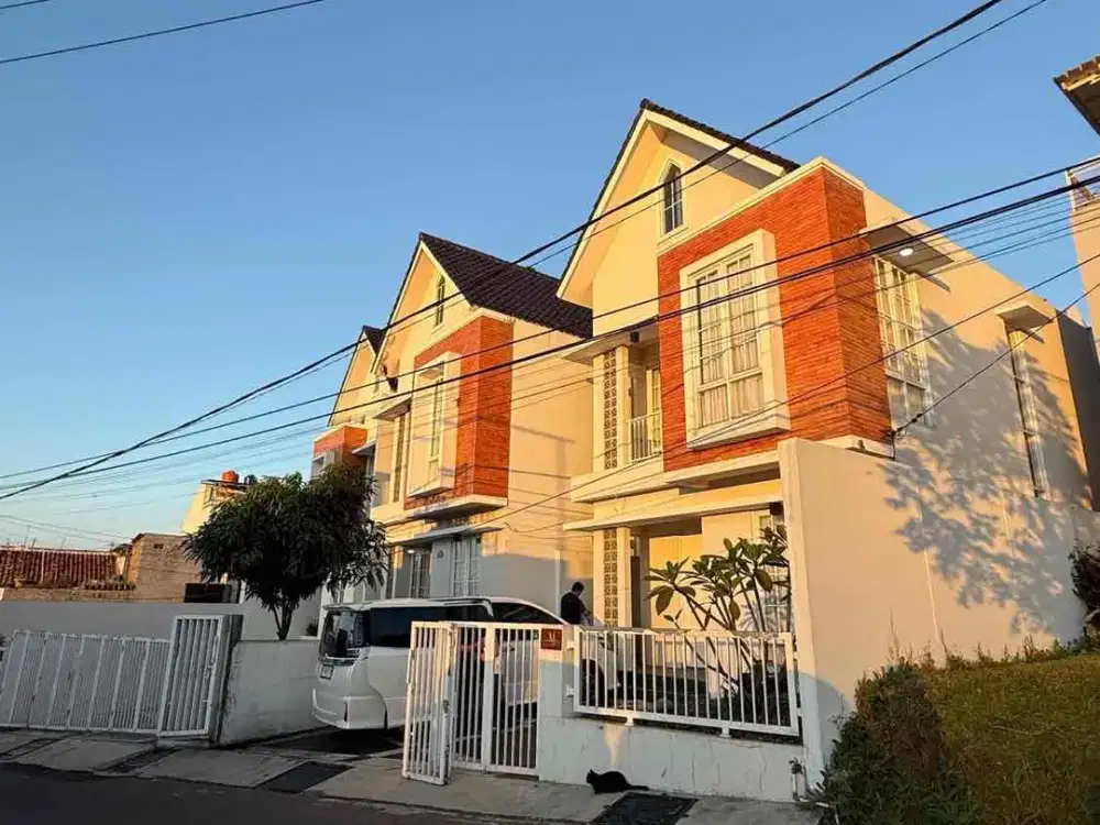 RUMAH CANTIK 2 LANTAI NYAMAN DI SARIWANGI BANDUNG