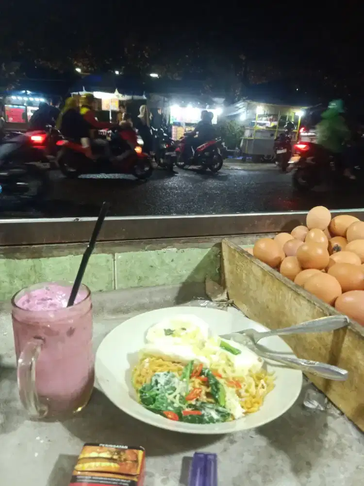 Nasi goreng BRIMOB KOMPLEK SARANA