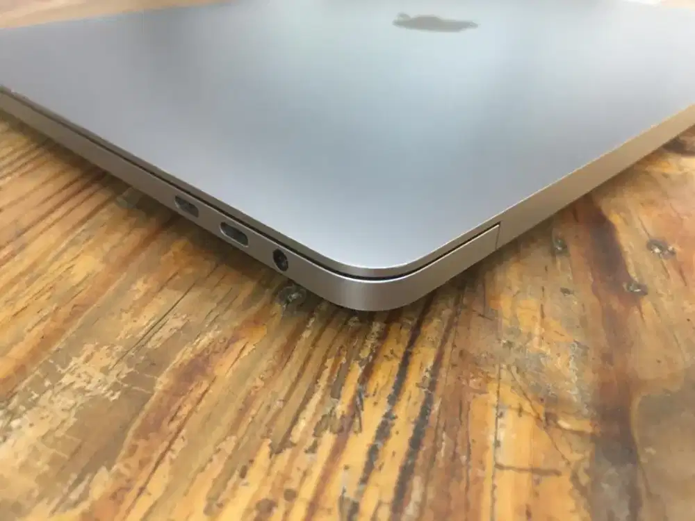 MacBook Pro 13 inch 2020
