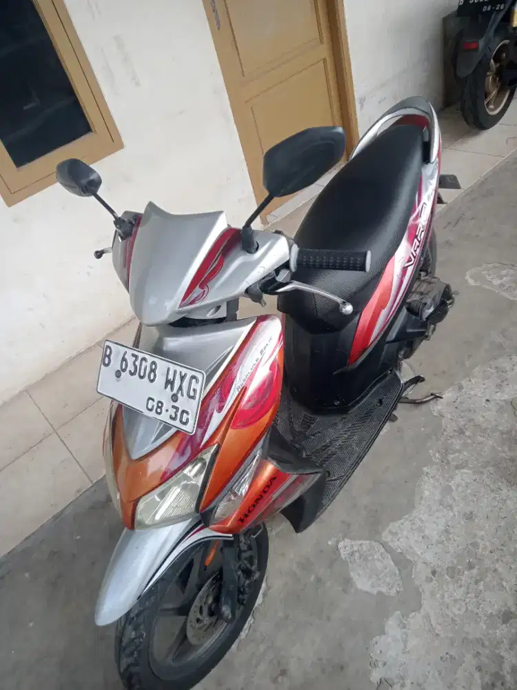 Dijual cepat motor vario karbu 2011