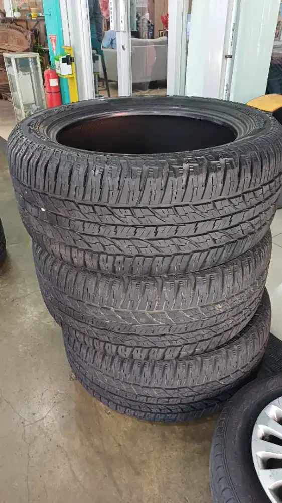 Di jual ban 285/50 R20 ban bks  land cruiser.