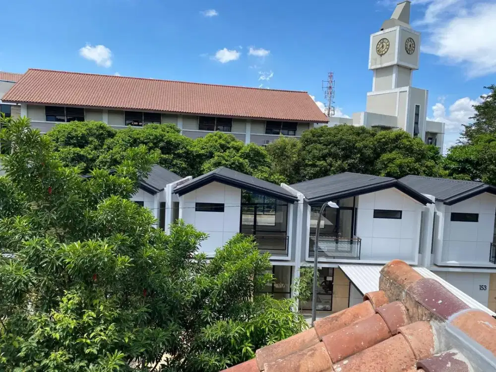 Dijual rumah Rapi 3 Lantai Siap Huni Lokasi Strategis di Cluster Taman Singosari Lippo Village