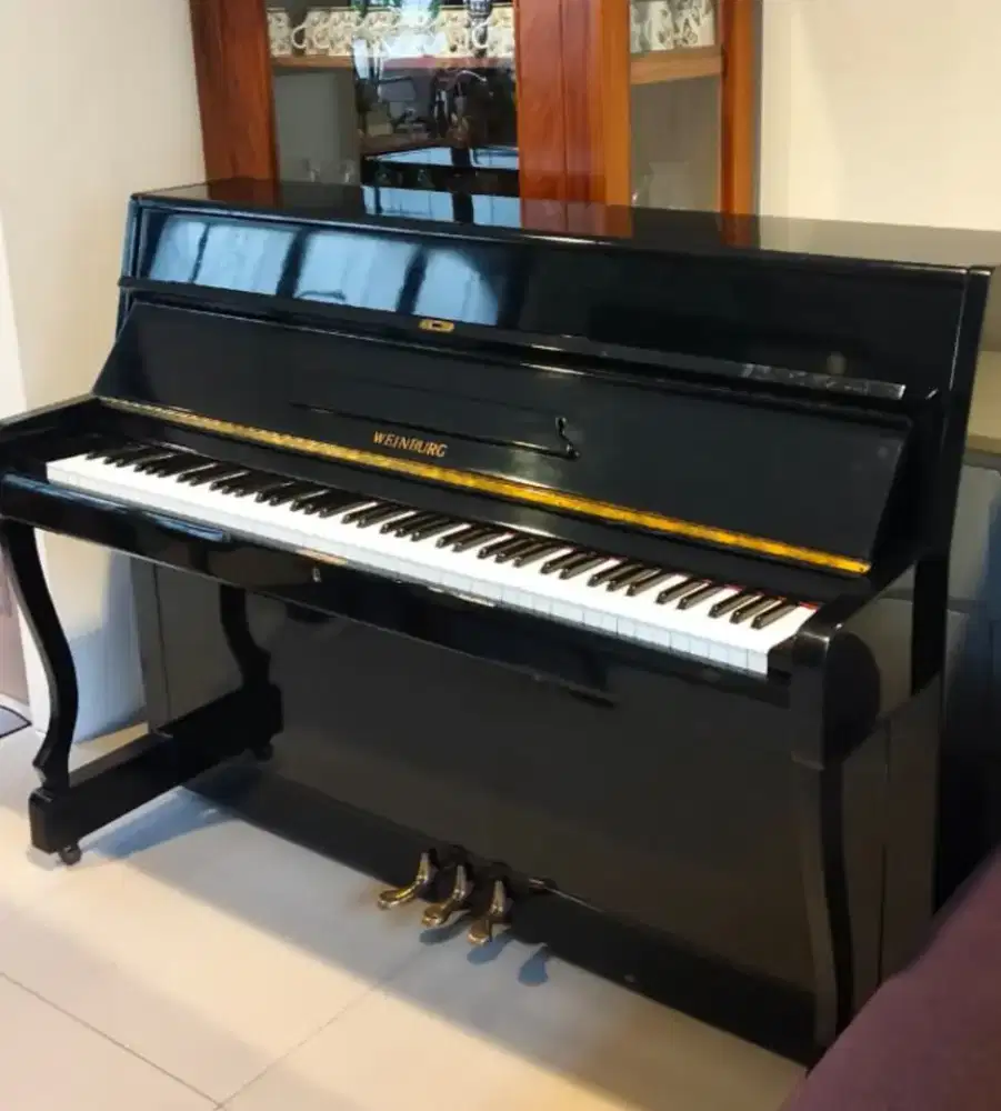 Piano akustik elegan merdu