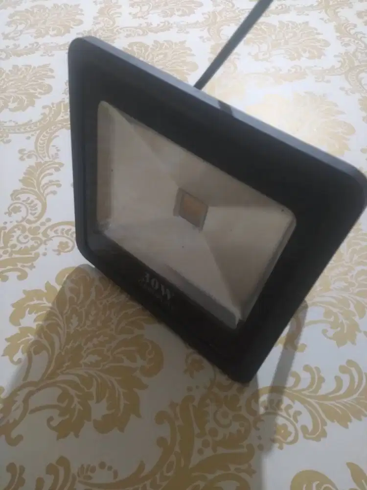 Lampu cardilete 30 wat