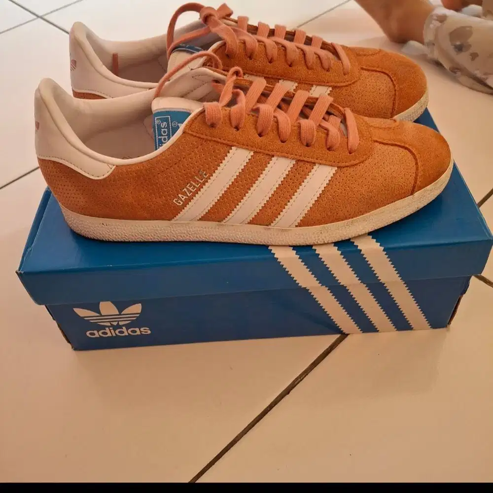 Sepatu adidas gazelle