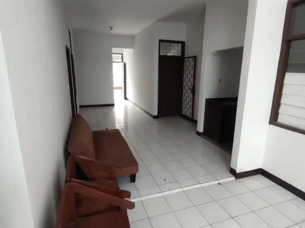 Disewakan Rumah Semi Furnished Siap Huni Minimalis Lokasi di Margacinta Bandung