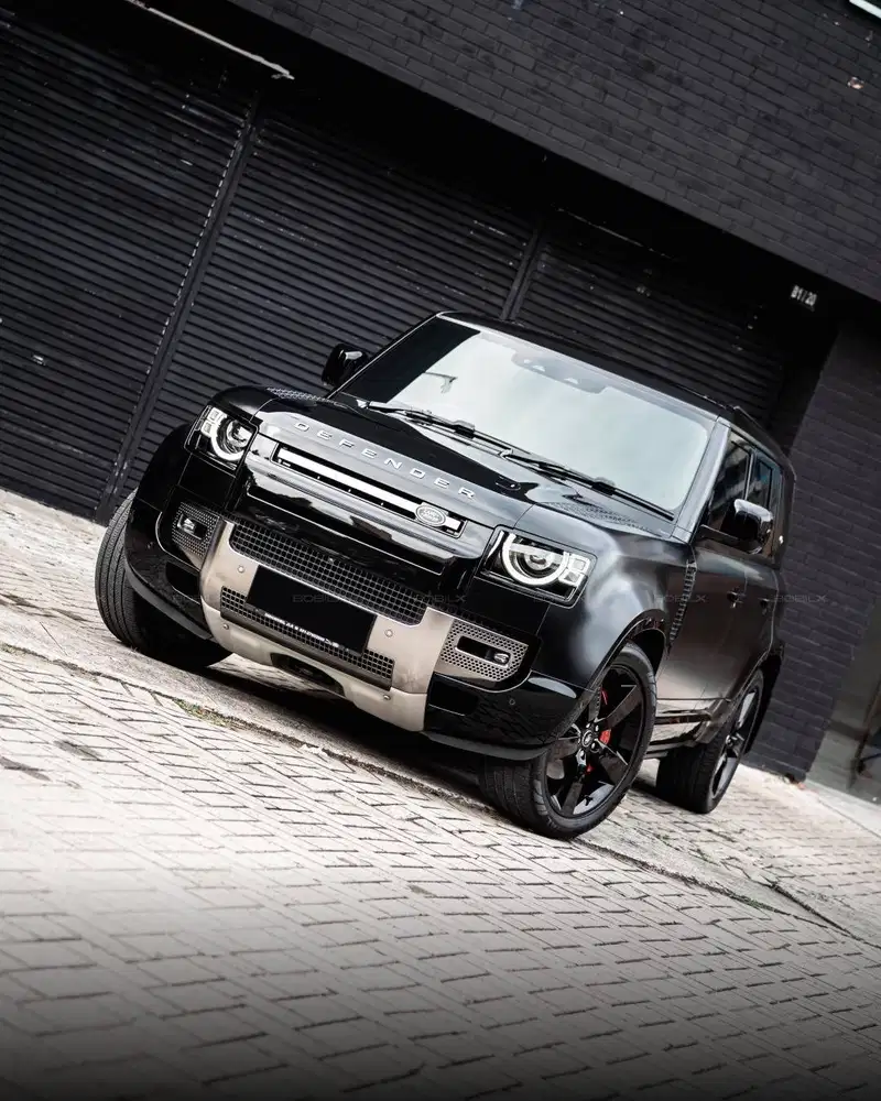 NIK 2022 Land Rover Defender 110 P400 X (Wrap Black Satin)