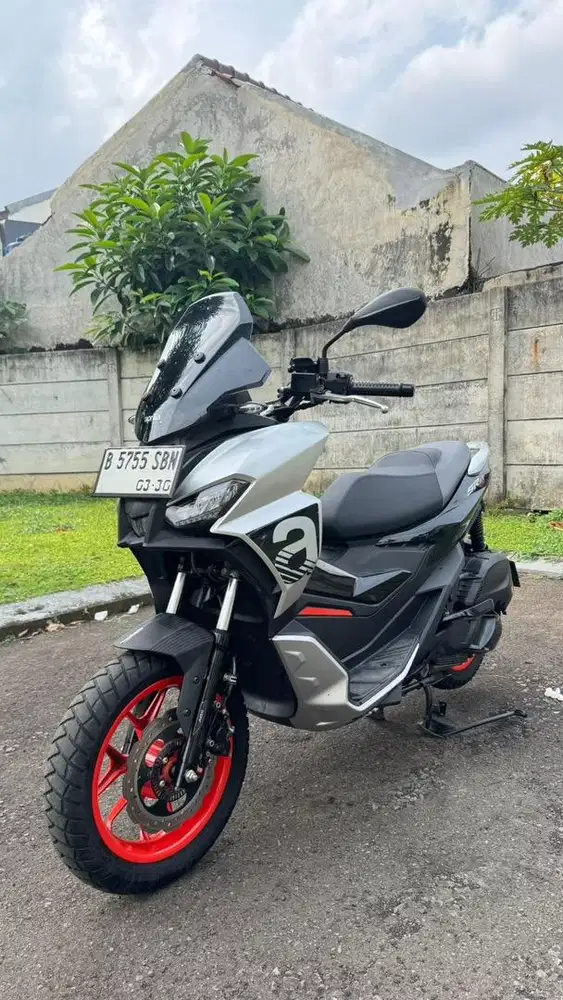 Aprilia SR GT 200