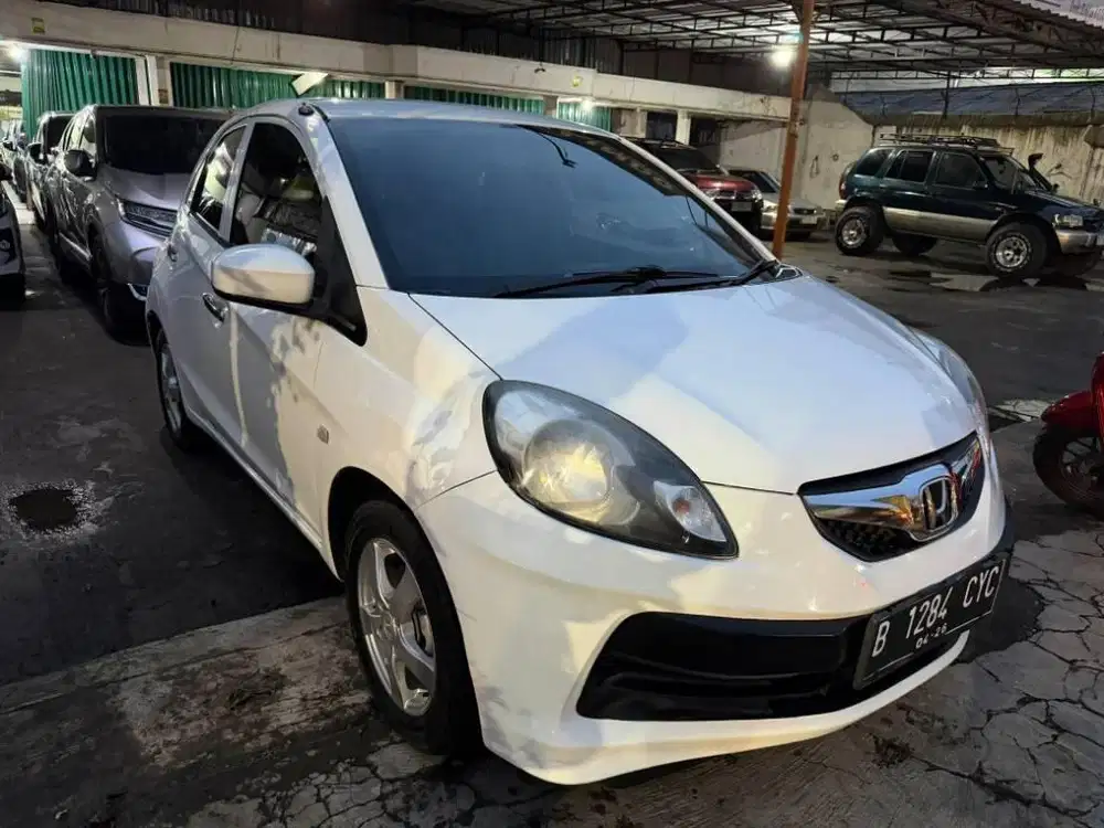 brio at matic 2015 putih km low