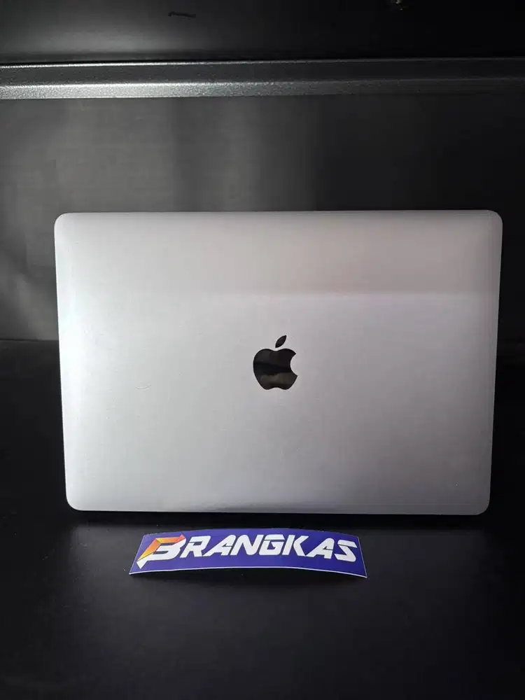 Macbook Air M1 8/256GB No minus