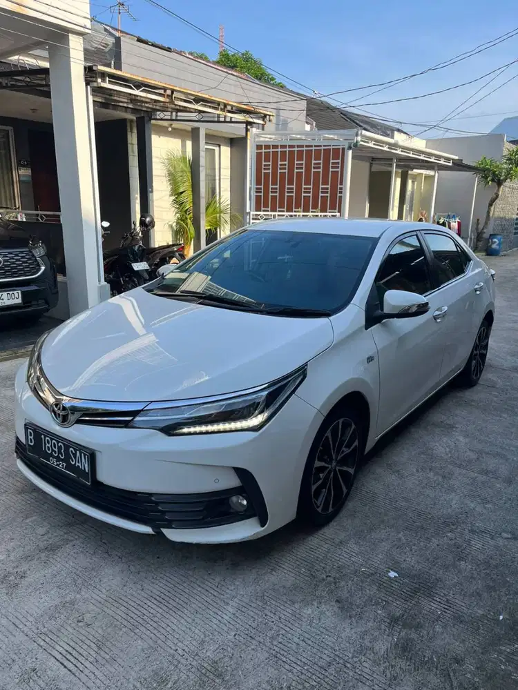 Toyota Altis V 2017 Facelift Seger