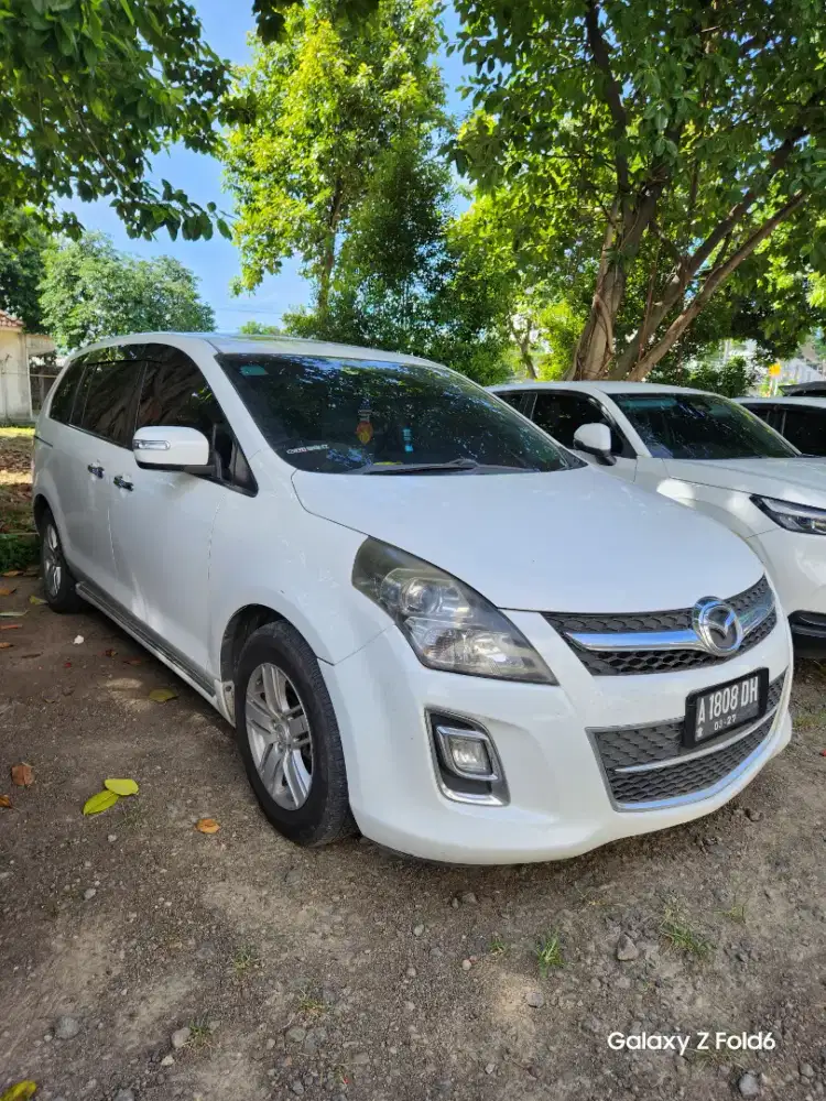 Mazda 8 2012 istimewah