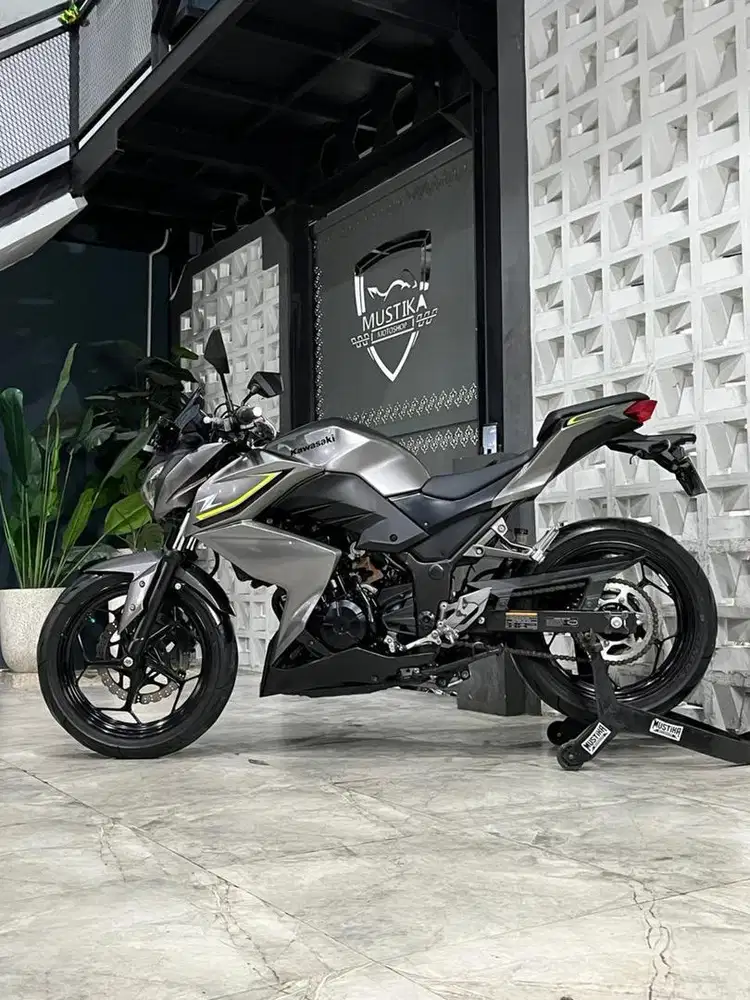 istimiwir!!Kawasaki Z250 th 2017 - Ayu mustika