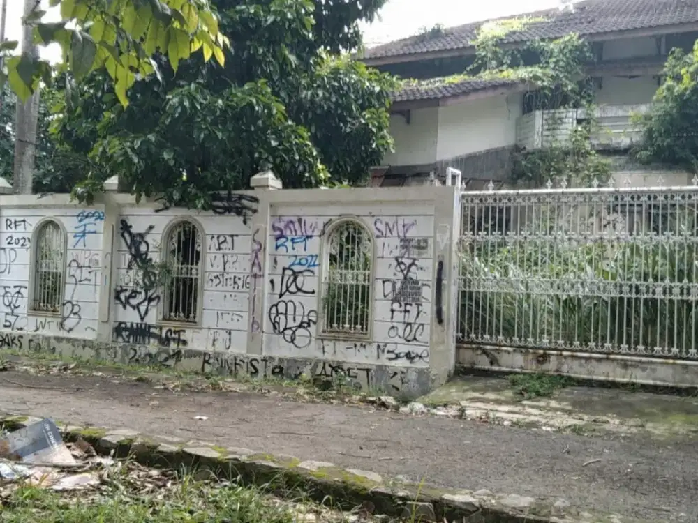Dijual Murah Rumah Tua Hitung Tanah di Komplek Sps Puri Indah