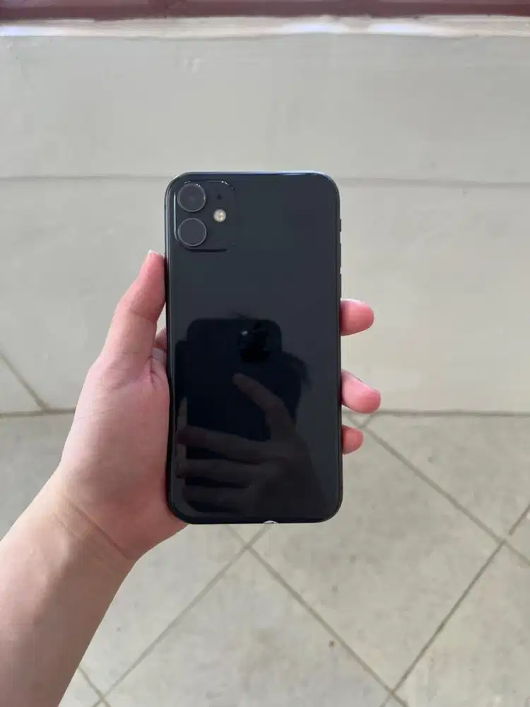 iphone 11/64 hitam