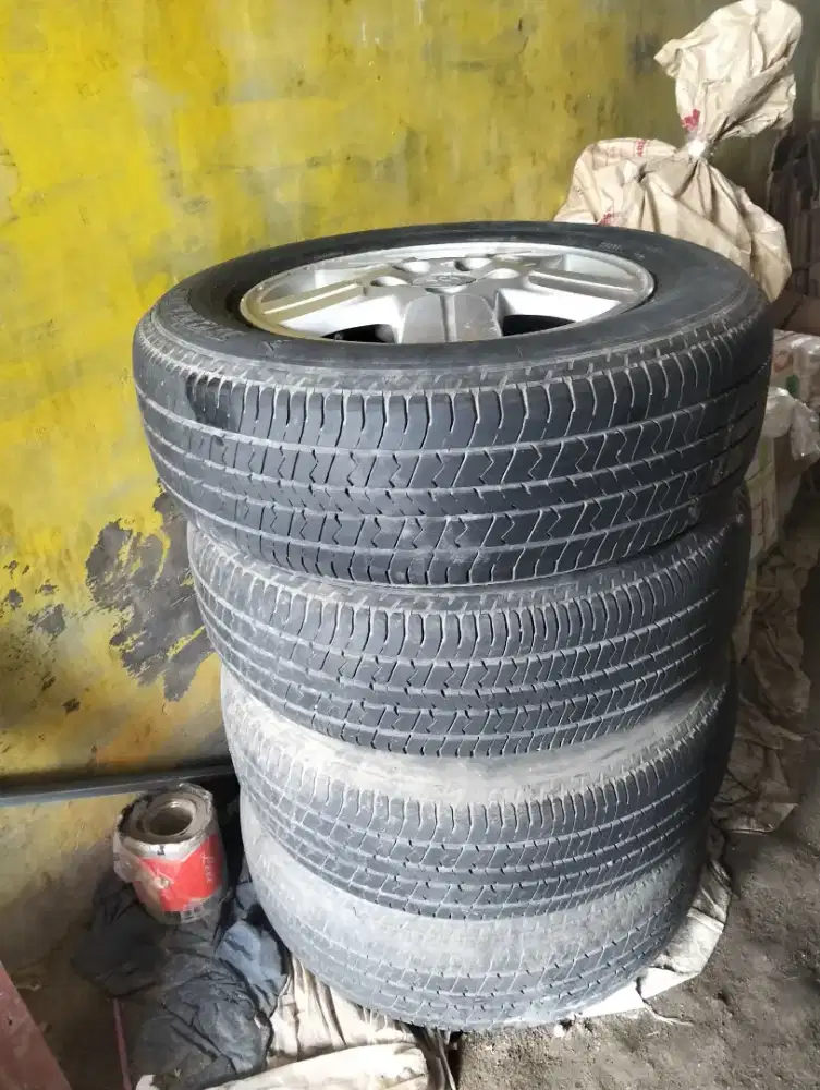 VELG DAN BAN INNOVA RING 15