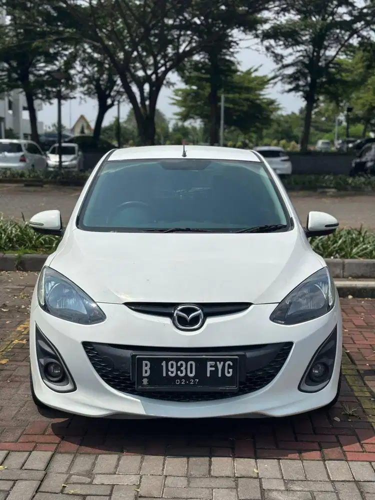Dijual mazda 2 r matic 2011 murah DP Ringan terawat siap pakai