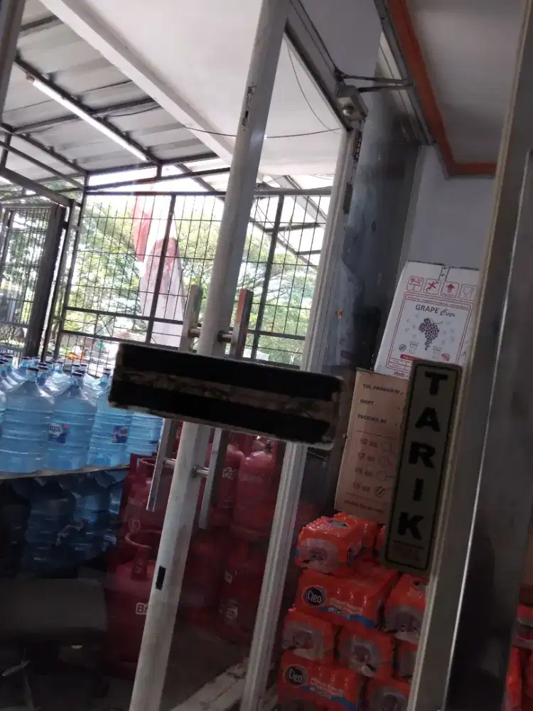 Dibutuhkan Segera Pengantar Galon dan Gas