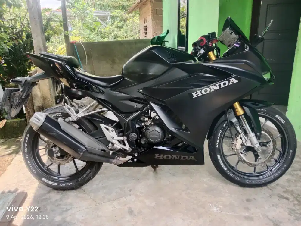 MOTOR HONDA CBR150 R. (Pemakaian pribadi)