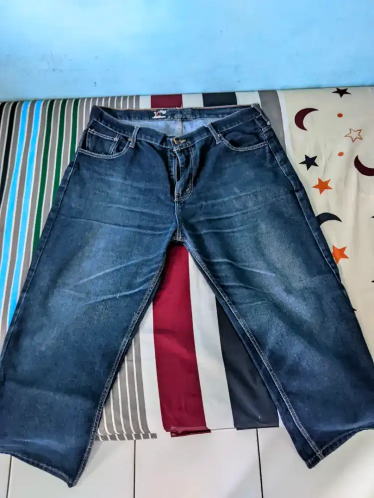 JUAL BU - CELANA LEVIS