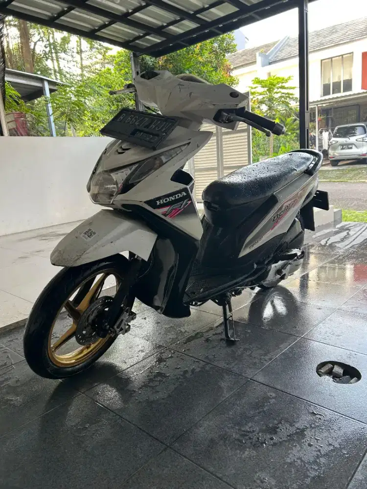 Beat 2013 jual butuh