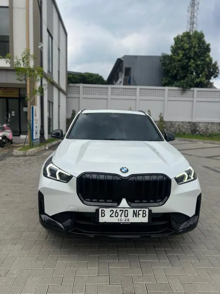 BMW X1  S Drive 181 Xline 1.5 AT 2023 Like New