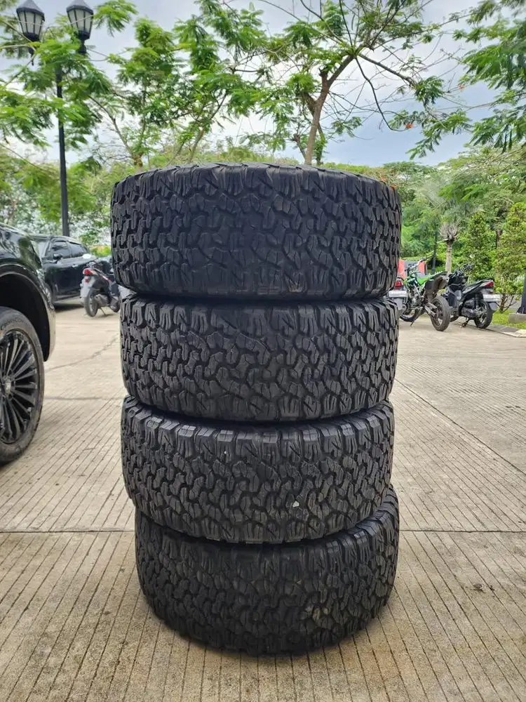 BF Goodrich All Terrain T/A ko2 R20 lt305/55