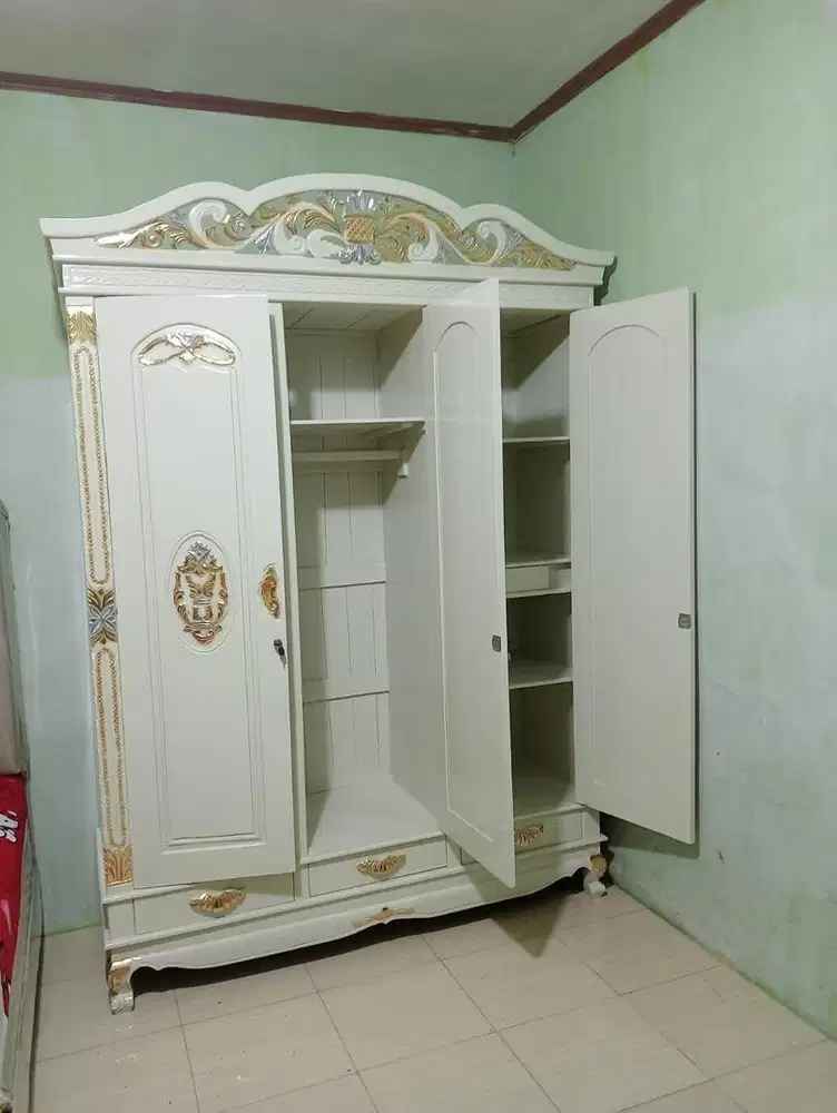 Lemari rahwana 3 pintu