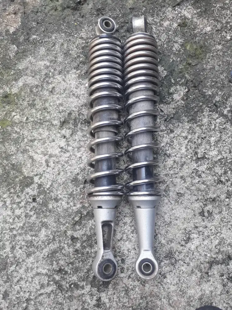 Shockbreaker bekas mati honda