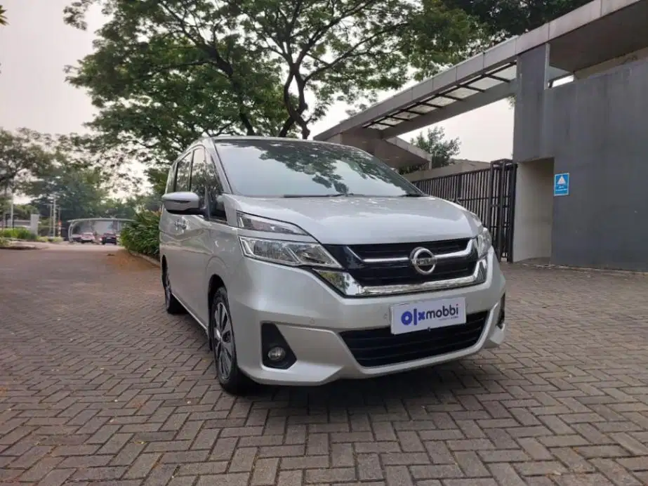 DP 5% Nissan Serena 2.0 Bensin-AT 2019 Silver CTIFB