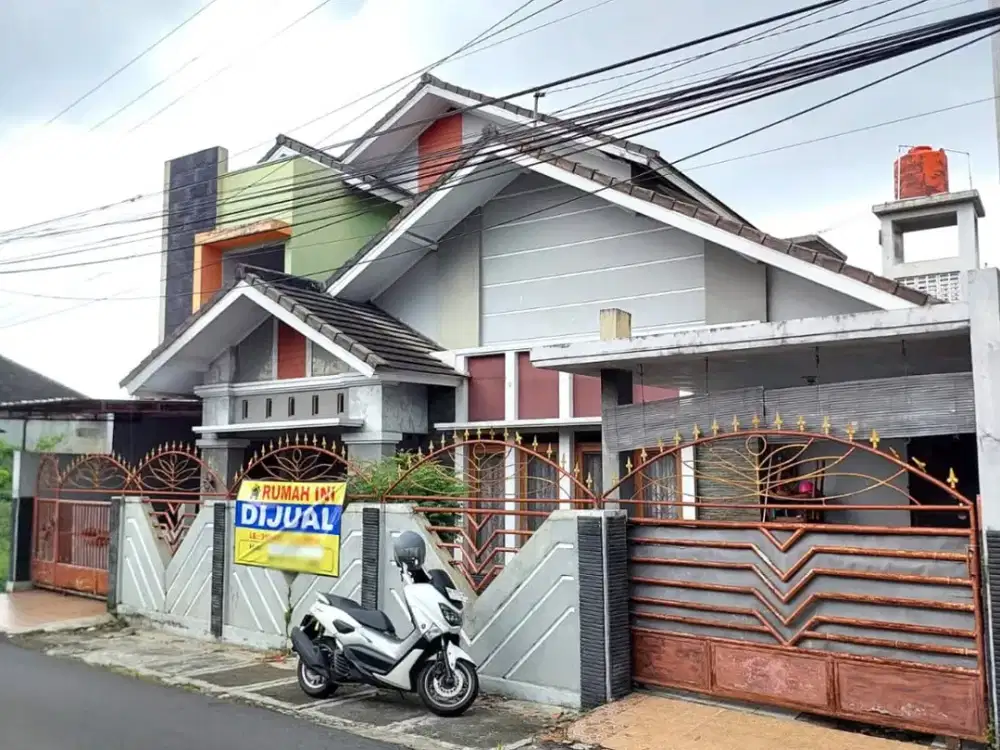 Rumah bagus di tepi jalan damai, jalan kaliurang km 8