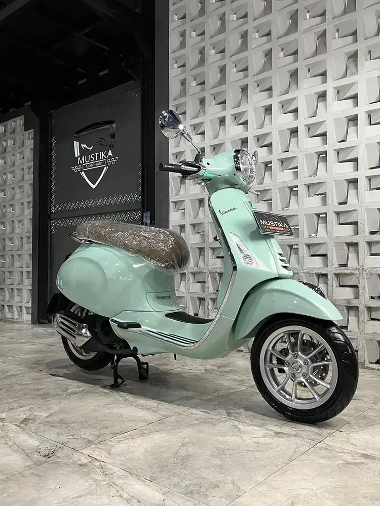 Super istimewa ODO 1RB!!Vespa Primavera 150 ABS th 2022 - Ayu Mustika