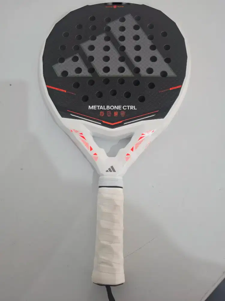 Raket adidas metalbone control 2026