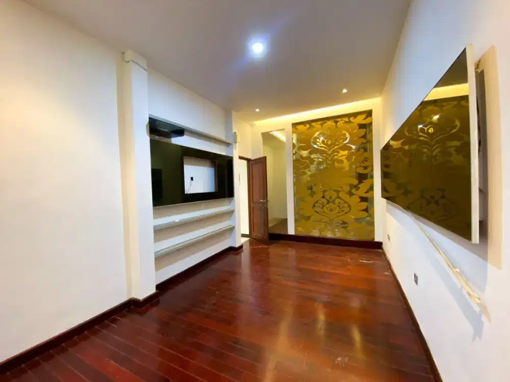 Rumah Mewah Luas 102M Dalam Komplek Area Bintaro