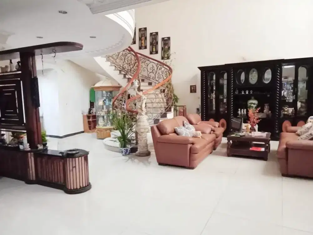 Rumah Mewah Klasik Pluit Jual Cepat Lokasi Bagus Jalan Lebar