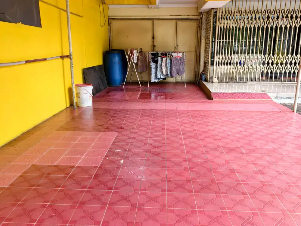 Rumah Pluit Jalan Lebar Hadap Timur Lokasi Bagus