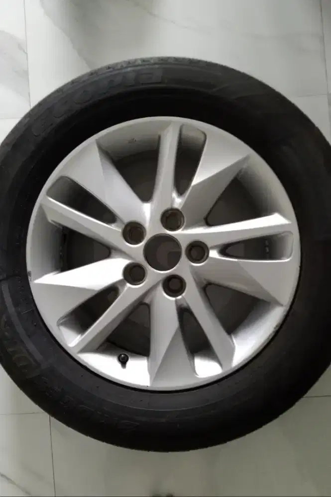 VELG BAN BRIDGESTONE INNOVA REBORN