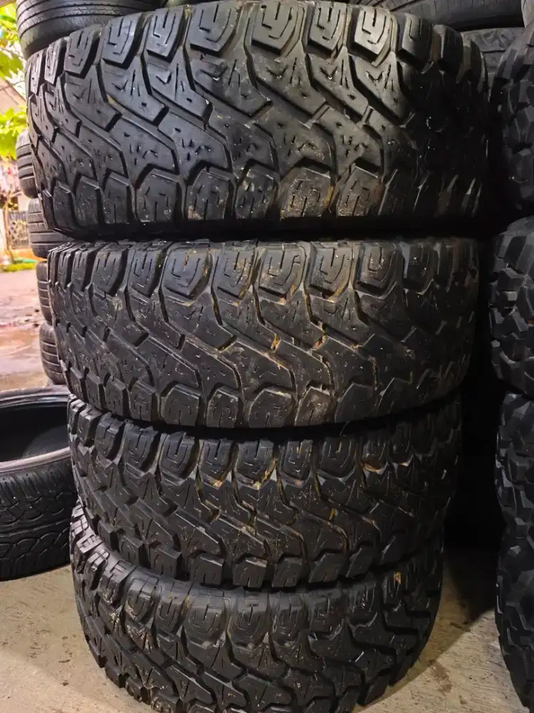 Mickey Thomson 285 70 R17