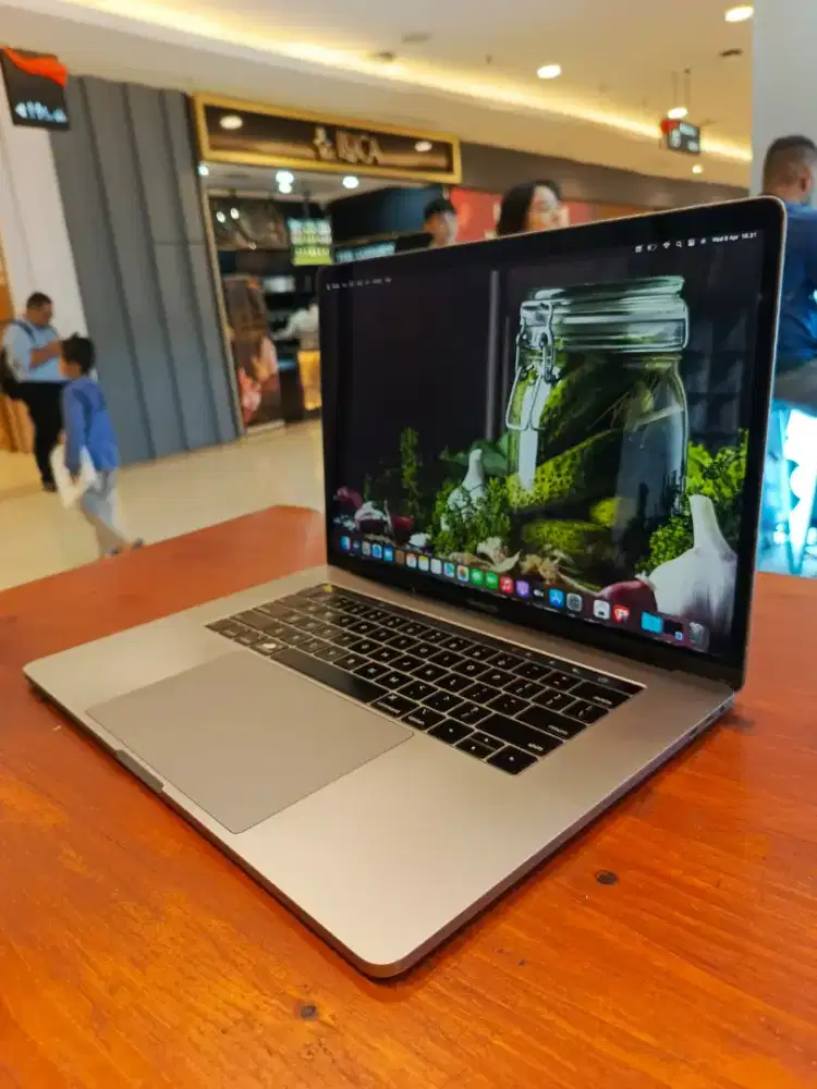 Macbook Pro Retina 15 inch 2019